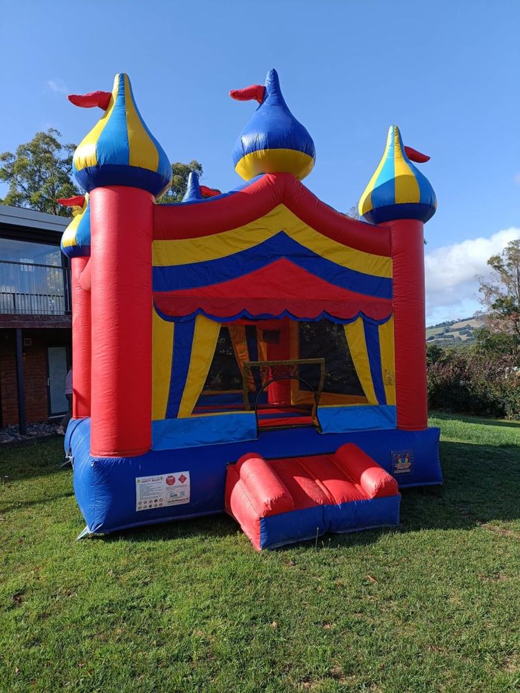Hire Circus 4x4, hire Jumping Castles, near Bayswater North image 2