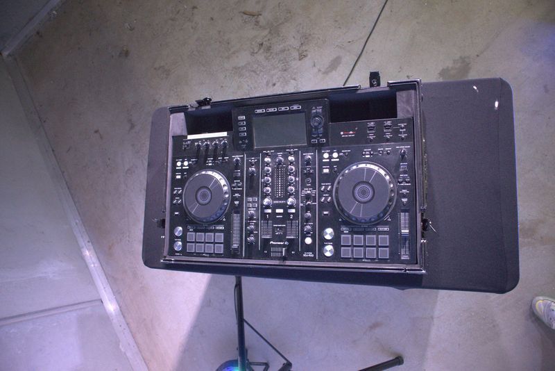 Hire Pioneer XDJ-XZ Professional All in one DJ System, hire DJ Decks, near Cheltenham image 2