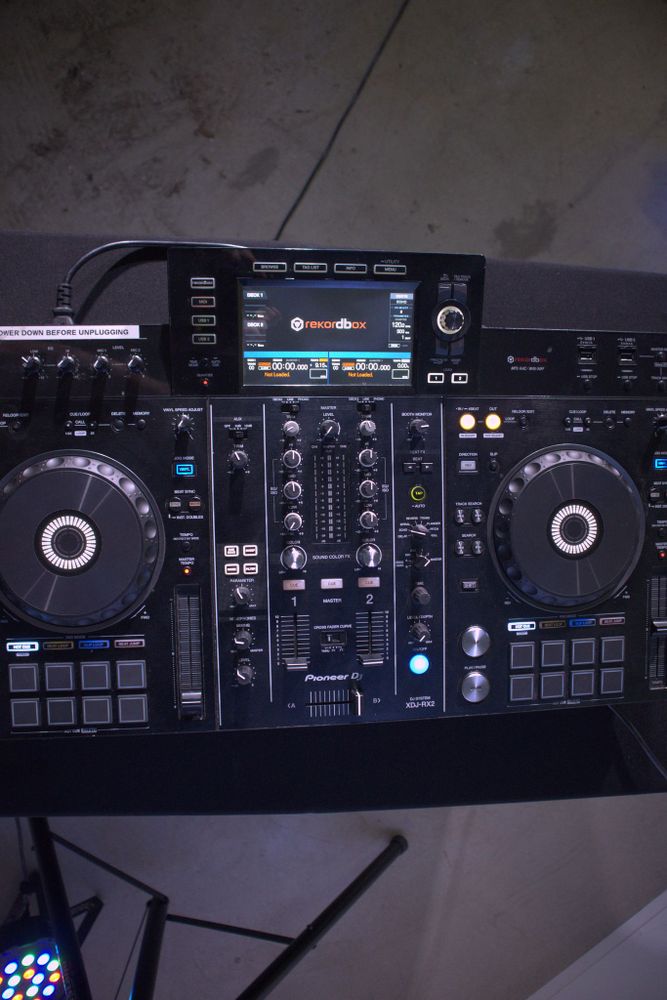 Hire QSC Touchmix 16 Audio Console, hire DJ Decks, near Cheltenham image 1