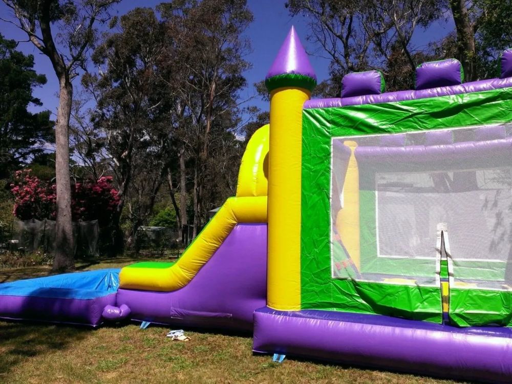 Hire WATER SLIDE & POOL WITH CASTLE 10X4, hire Jumping Castles, near Doonside