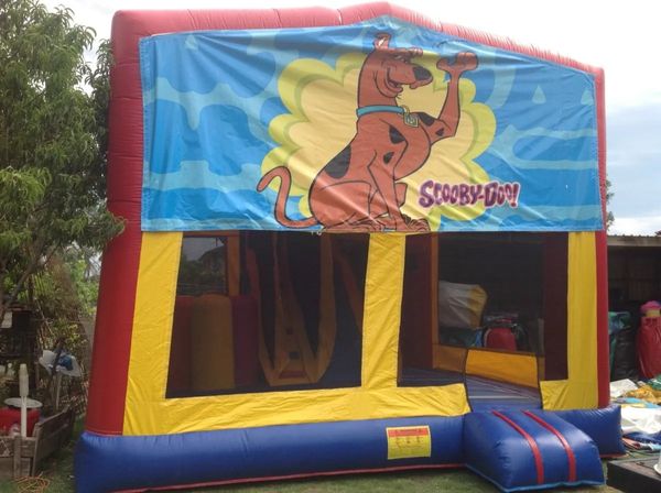 Hire SCOOBY DOO JUMPING CASTLE WITH SLIDE