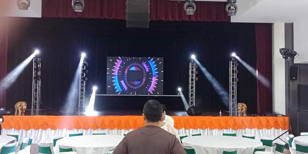 Hire LED Screen for Indoors 2m x 2m, hire Projectors, near Riverstone
