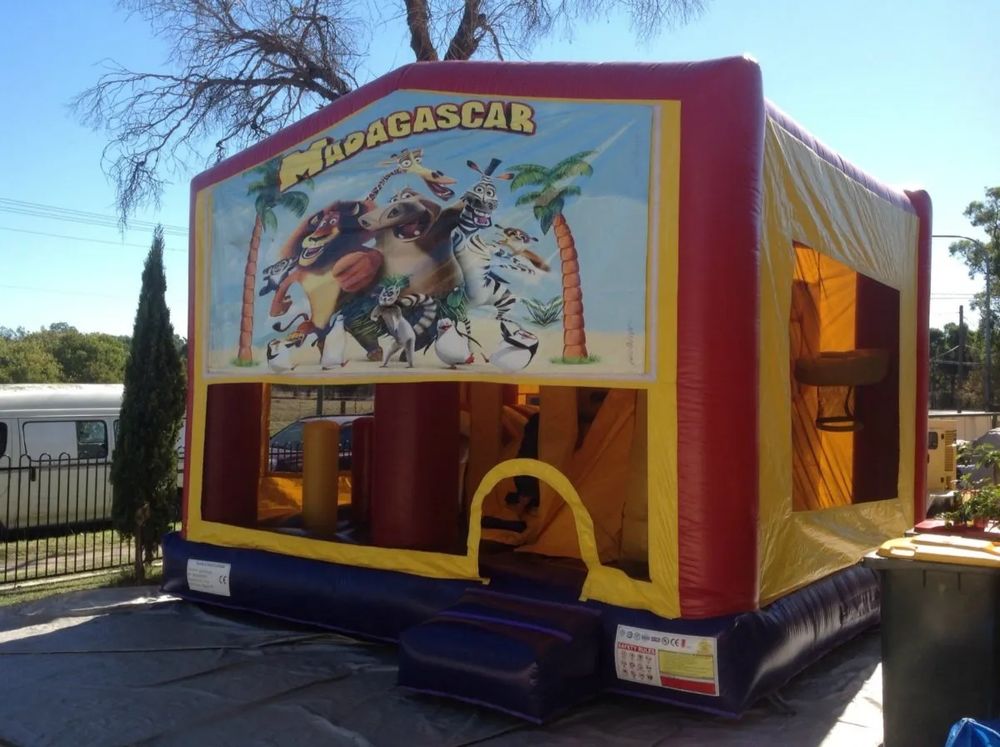 Hire MADAGASCAR 5 IN 1 COMBO WITH SLIDE POP UPS OBSTACE AND BASKETBALL HOOP SIZE 5X5 M, hire Jumping Castles, near Doonside