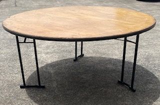 Hire Square Table 75cm x 75cm – seats 4