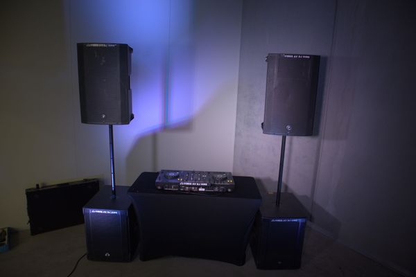 Hire RCF ART912A 12" Powered Speaker