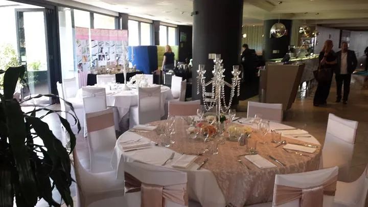 Hire Round Banquet Table Hire, hire Tables, near Blacktown image 1