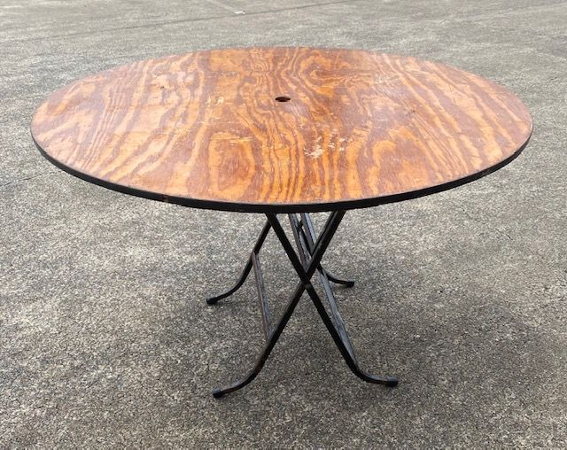 Hire Round Table 1.8m – Wooden tabletop – metal folding legs – Seats 10 people, hire Tables, near Underwood