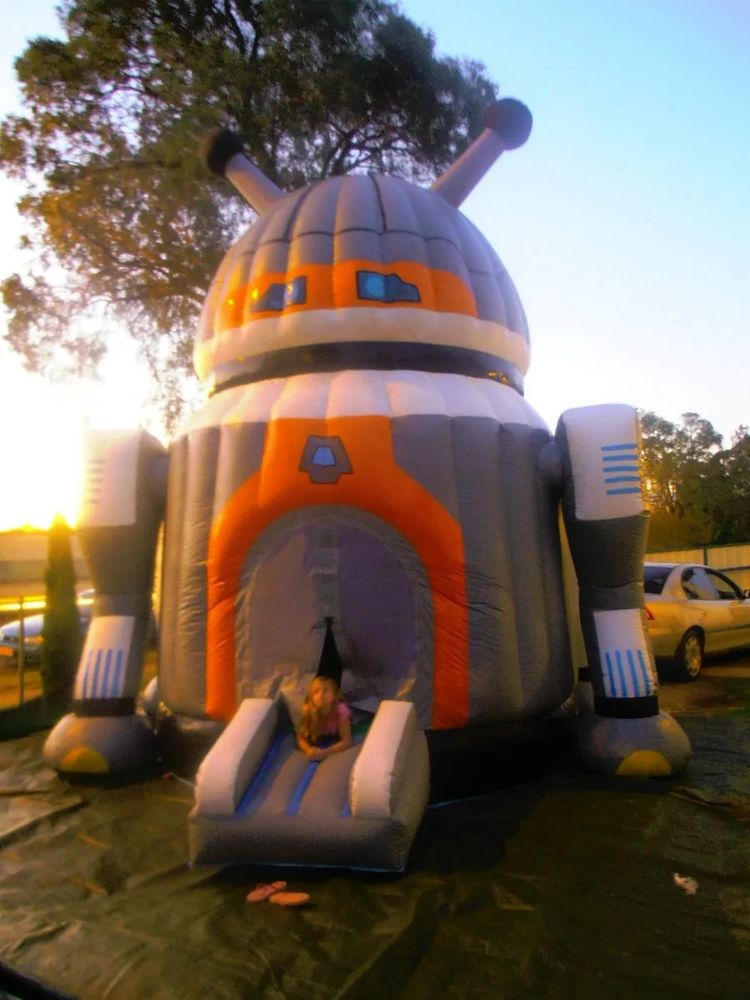 Hire KIDS AGE FROM 3 TO 12 YRS ROBOT CASTLE 4.5X4.5, hire Jumping Castles, near Doonside
