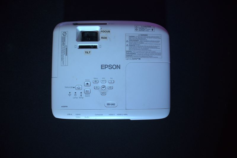 Hire Epson EB2250U 5000 Lumen Projector, hire Projectors, near Cheltenham image 2